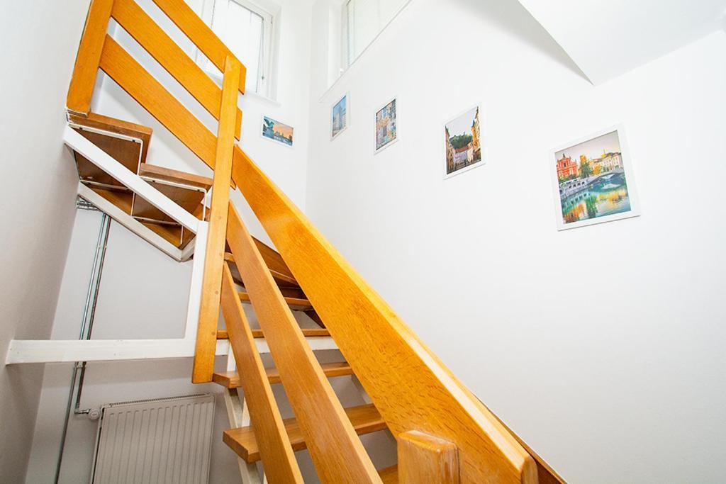 Magnolia Apartment - Free Private Parking リュブリャナ エクステリア 写真